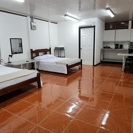 Sleep&Go! Cabina Cuadruple En Siquirres Centro - And Rafting Tour! Siqurres Da Alegria Экстерьер фото
