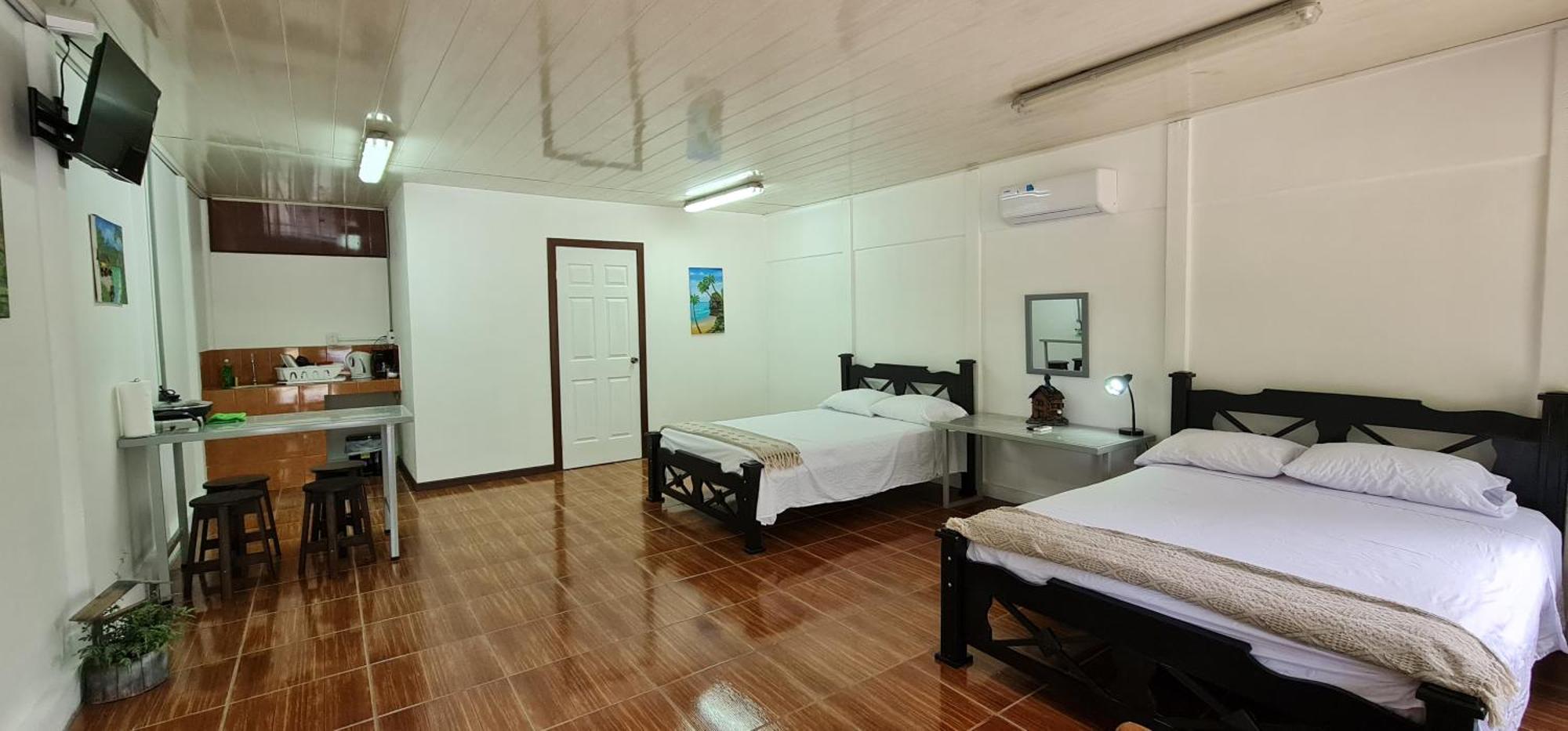 Sleep&Go! Cabina Cuadruple En Siquirres Centro - And Rafting Tour! Siqurres Da Alegria Экстерьер фото