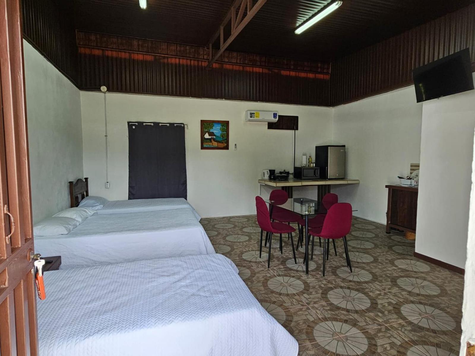 Sleep&Go! Cabina Cuadruple En Siquirres Centro - And Rafting Tour! Siqurres Da Alegria Экстерьер фото